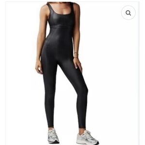 Fabletics Khloe Kardashian Motion365+ Shine
Jumpsuit Women's M Black.